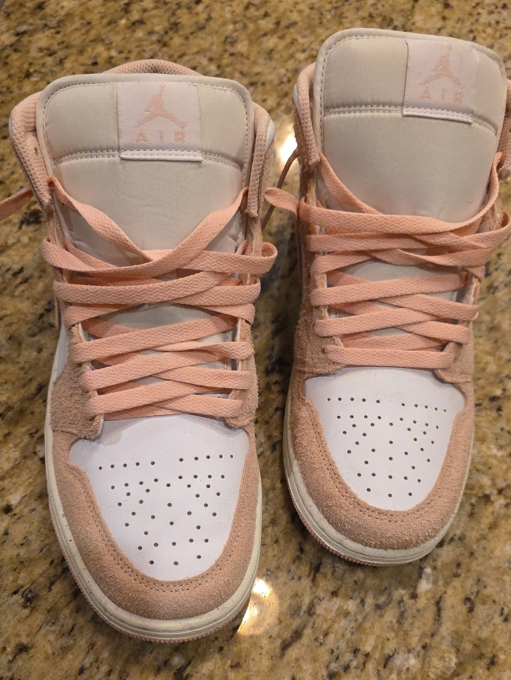 Nike Jordan 1 Mid SE Legend Pink